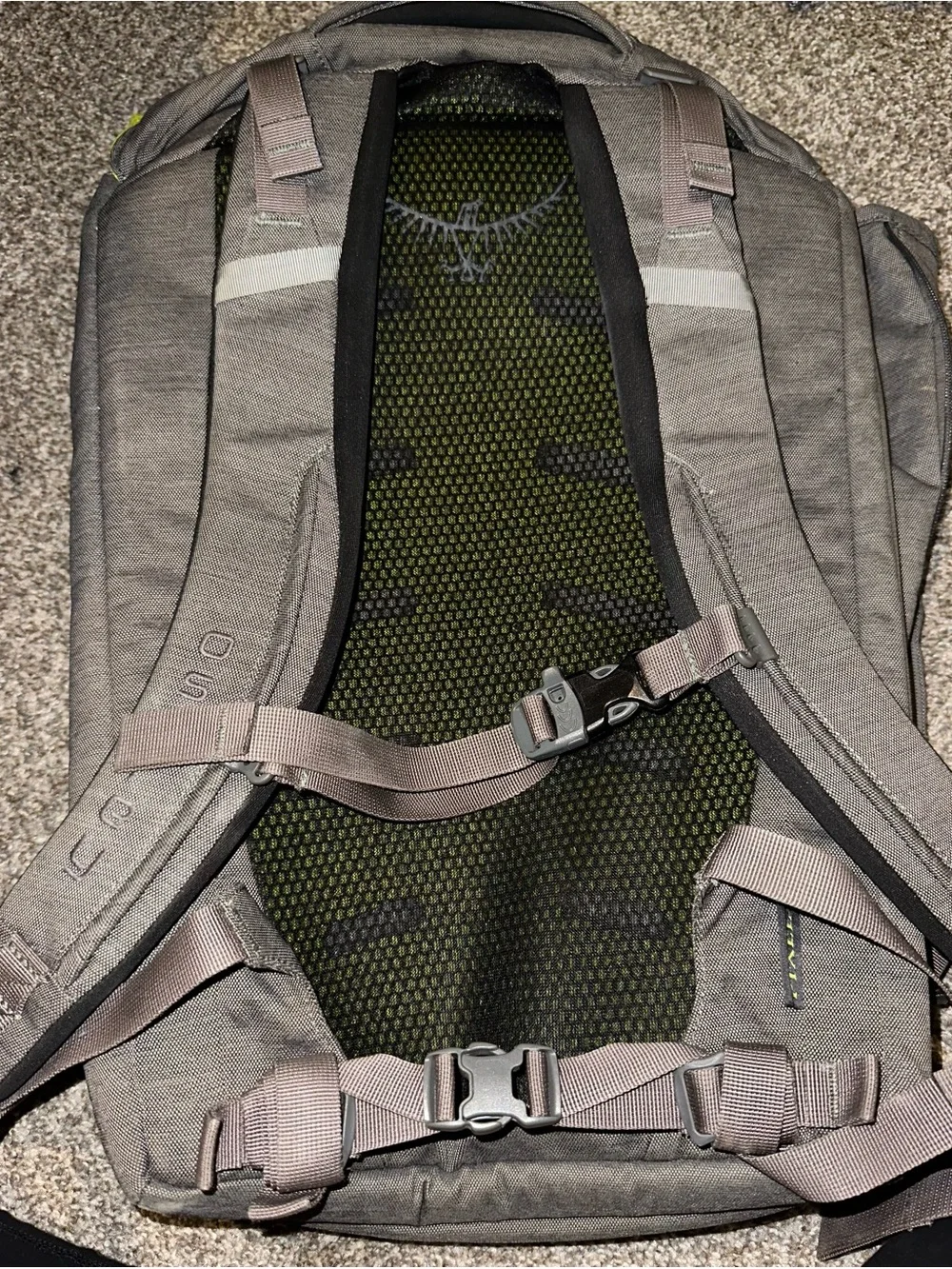 OSPREY Men's Gray Backpack with Yellow Accents